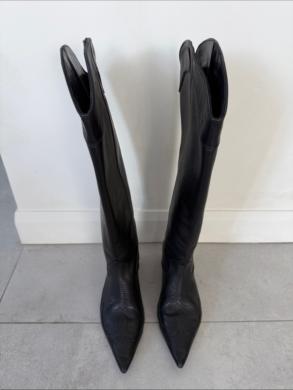ANINE BING Black Leather Knee-High Pointed-Toe Women's Boots - Picture 9 of 13